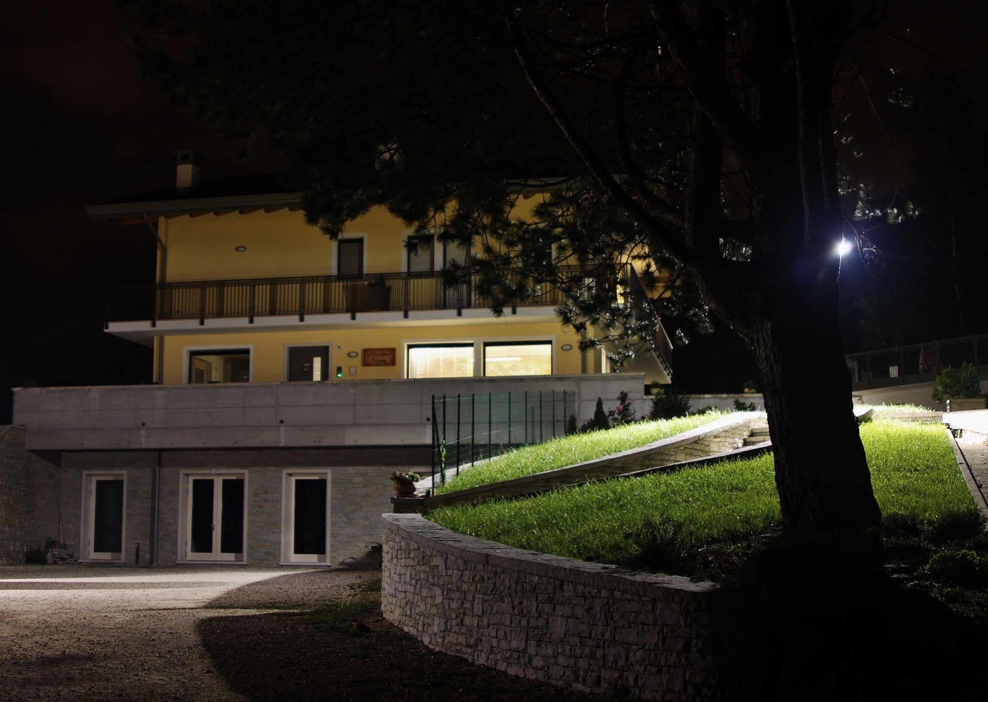 Affittacamere Rubino Guest House Ponte nellʼAlpi Eksteriør bilde
