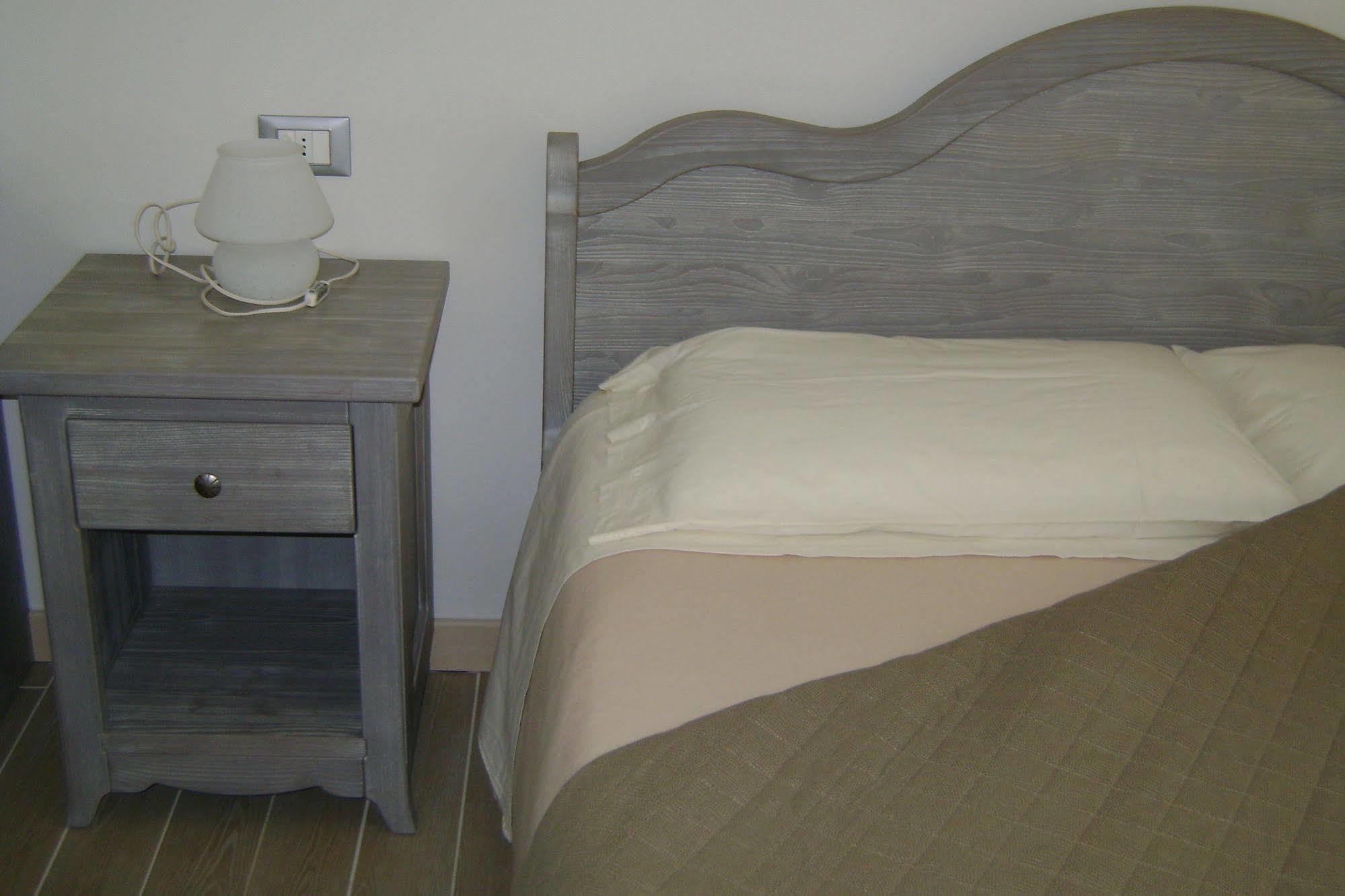 Affittacamere Rubino Guest House Ponte nellʼAlpi Eksteriør bilde