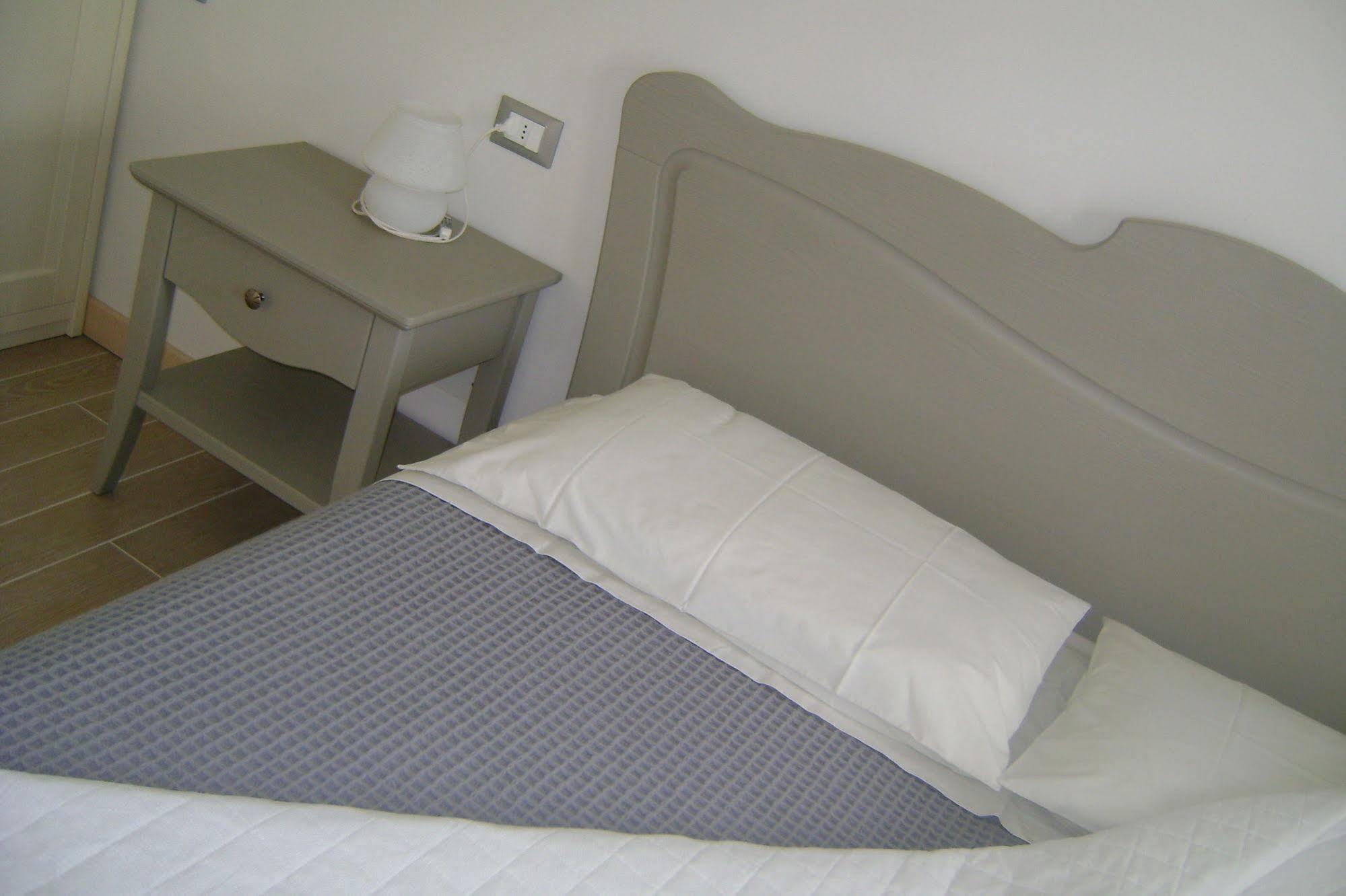 Affittacamere Rubino Guest House Ponte nellʼAlpi Eksteriør bilde
