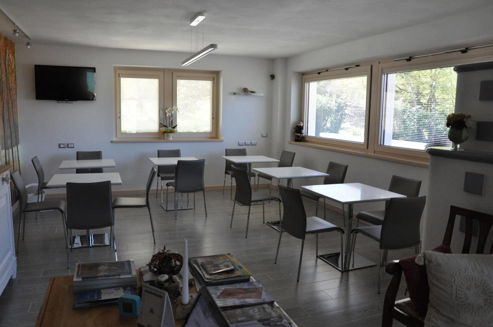Affittacamere Rubino Guest House Ponte nellʼAlpi Eksteriør bilde